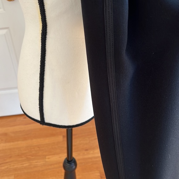 Kenneth Cole New York black crepe pull on pant - Picture 8 of 8